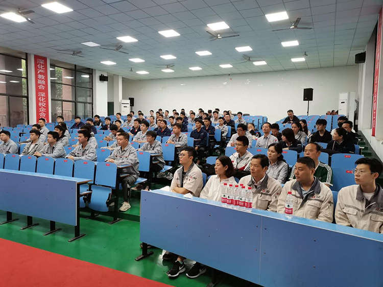 五家大型国企向九州网页版学子抛出“橄榄枝”2022届毕业生提前一年被“抢招”
