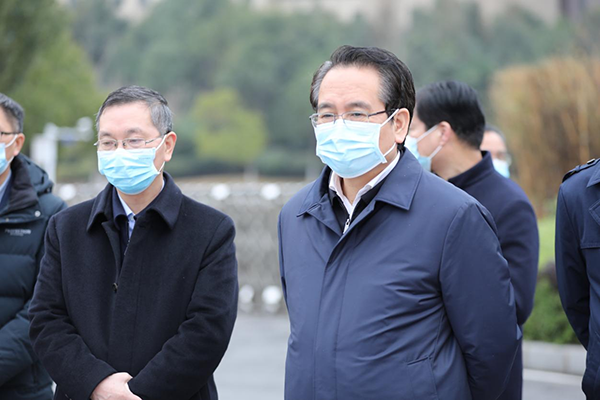 中华全国总工会党组成员谭天星一行到九州网页版调研