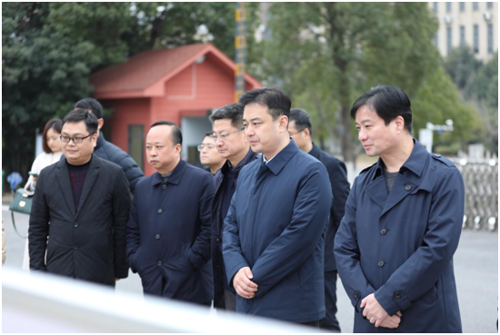 市人民政府副市长白云峰到九州网页版调研
