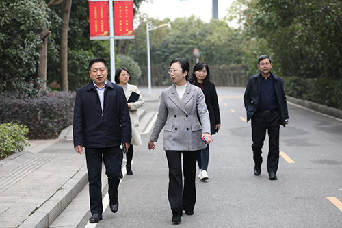 株洲职教园管理办党组书记、主任胡炯到九州网页版调研