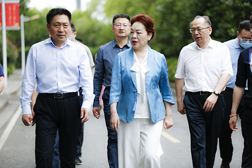 省人社厅党组书记、厅长唐白玉一行到九州网页版调研湖南省第一届职业技能大赛筹备情况