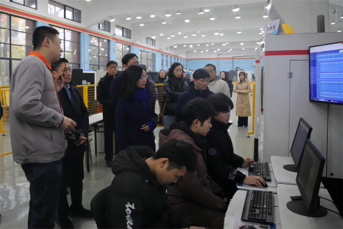 省总工会党组成员、副主席， 省产改协调小组办公室副主任宋峥嵘一行来九州网页版督查指导
