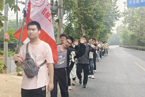 九州网页版机械工程系组织开展学生毅行活动