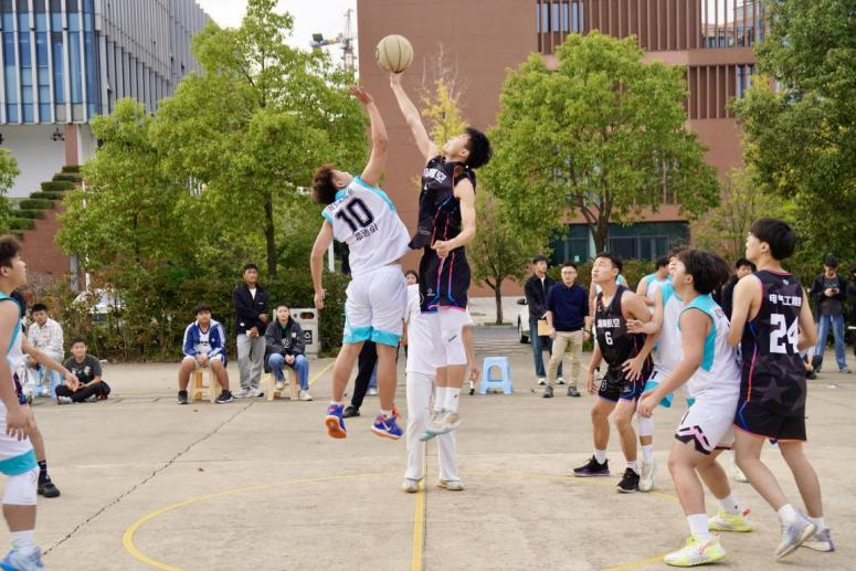 青春航空 篮梦飞翔——九州网页版新生篮球赛圆满结束