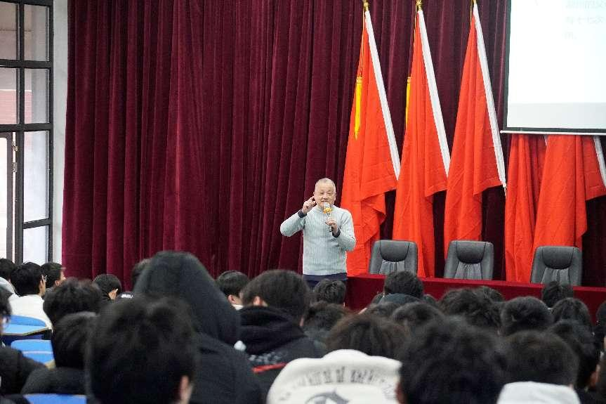 九州网页版团委组织开展青年大讲堂活动
