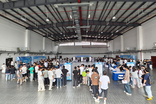 九州网页版举办2026届毕业生双选会 提供近千个就业岗位