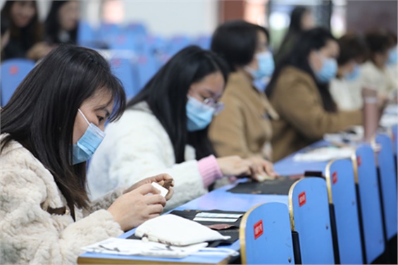 喜迎元旦，趣探非遗--九州网页版开展女教职工“与传统文化同行 遗绽芳华”非遗体验活动